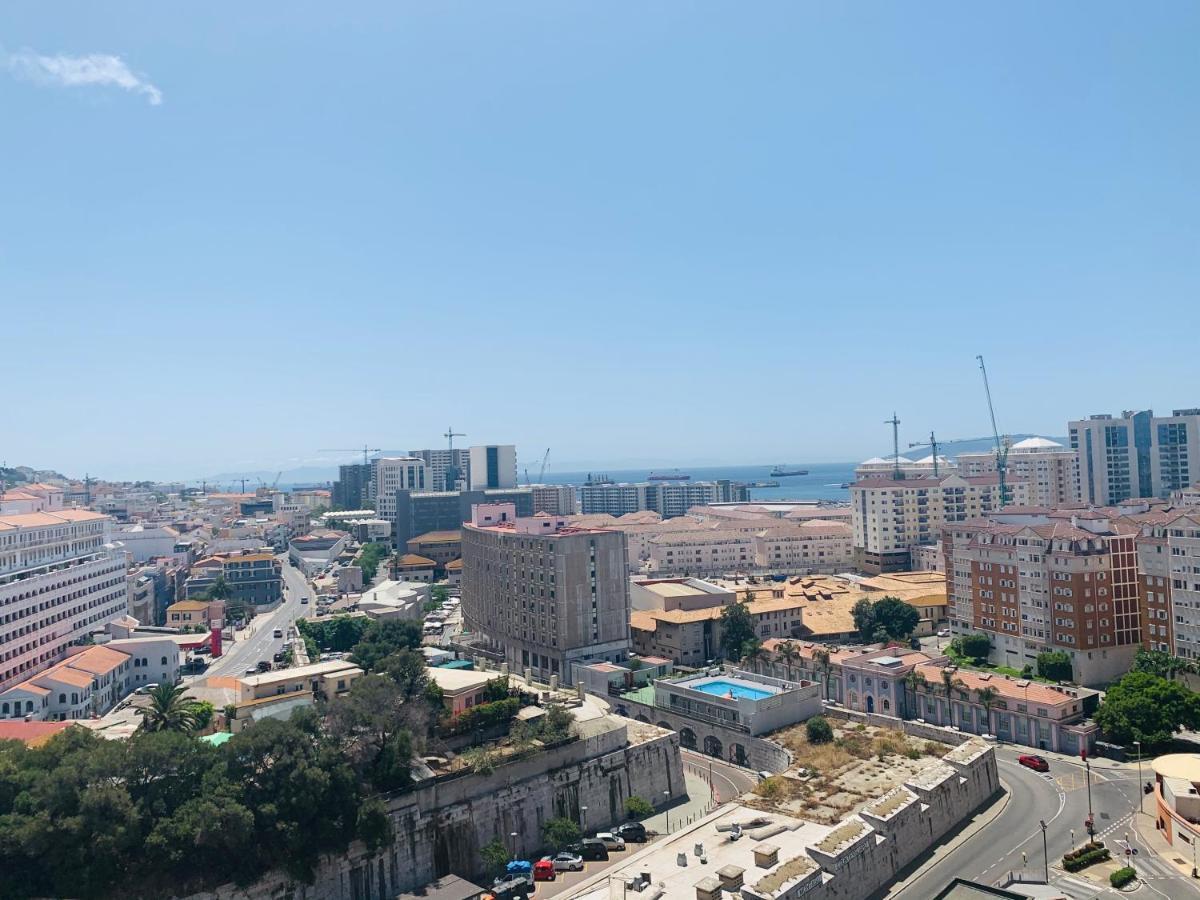 Luxe Studio Seconds From The Marina And City Centre Apartamento Gibraltar Exterior foto