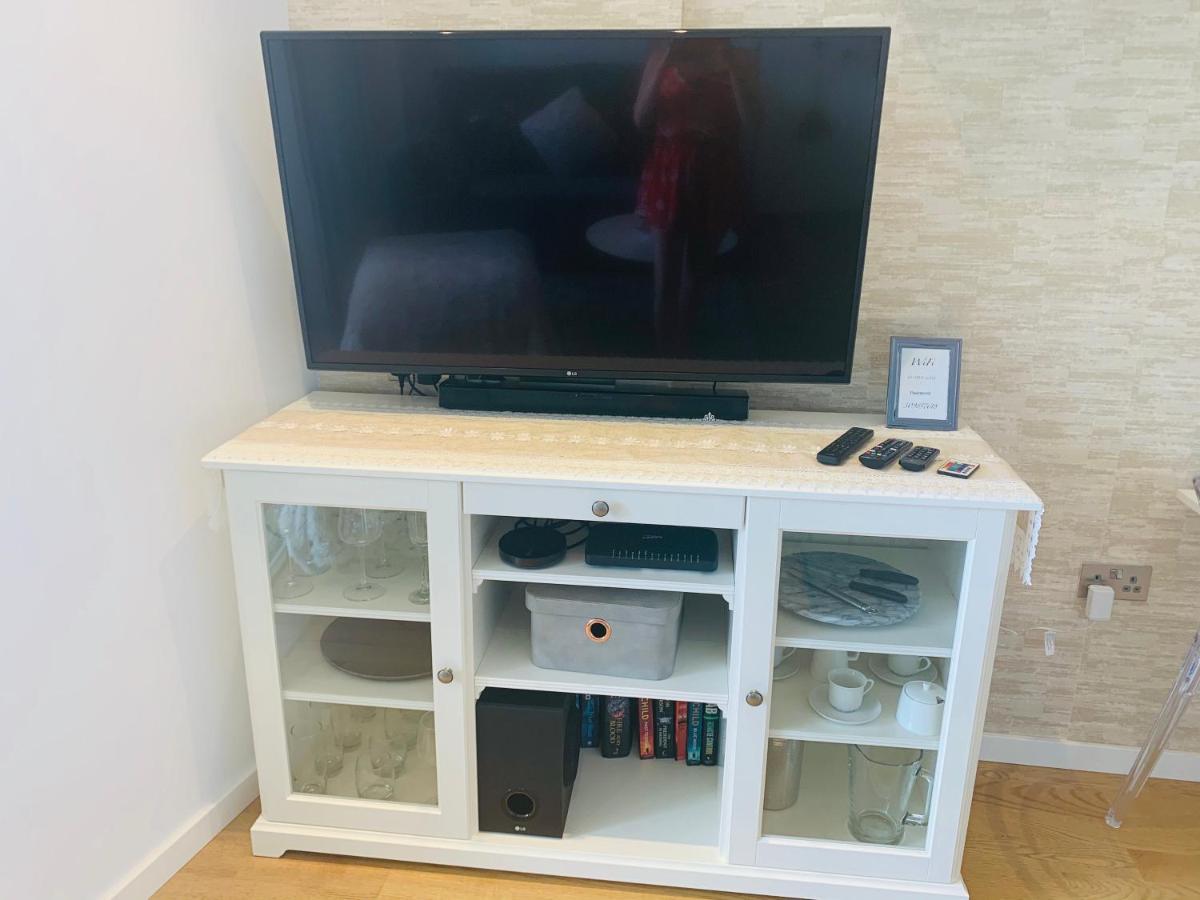 Luxe Studio Seconds From The Marina And City Centre Apartamento Gibraltar Exterior foto